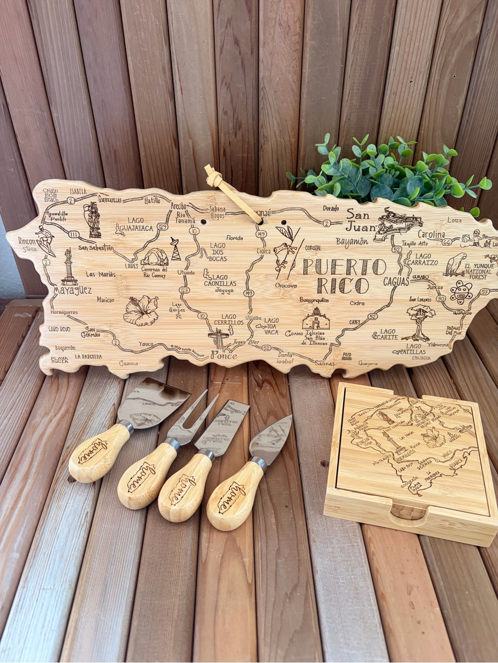 Puerto Rico Bamboo Cheese Board Set with Map Engraving - Natural